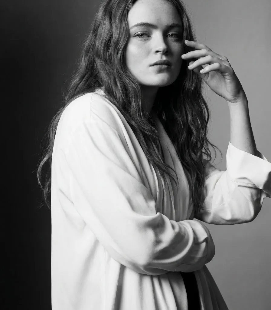 Product Marketing - High-Fashion Monochrome Studio Portrait